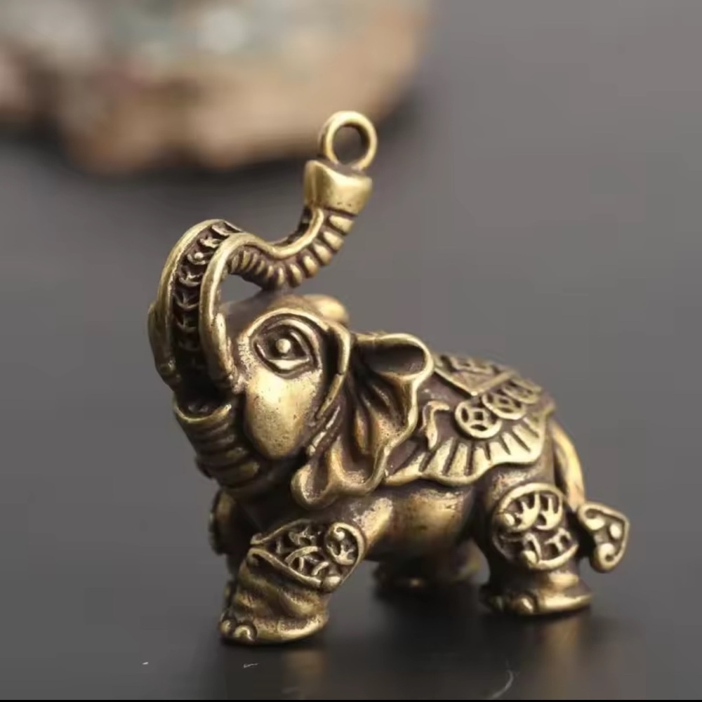 Elephant Keychain Elephant Ornaments  Metal Animal 
Lucky Totem keychain